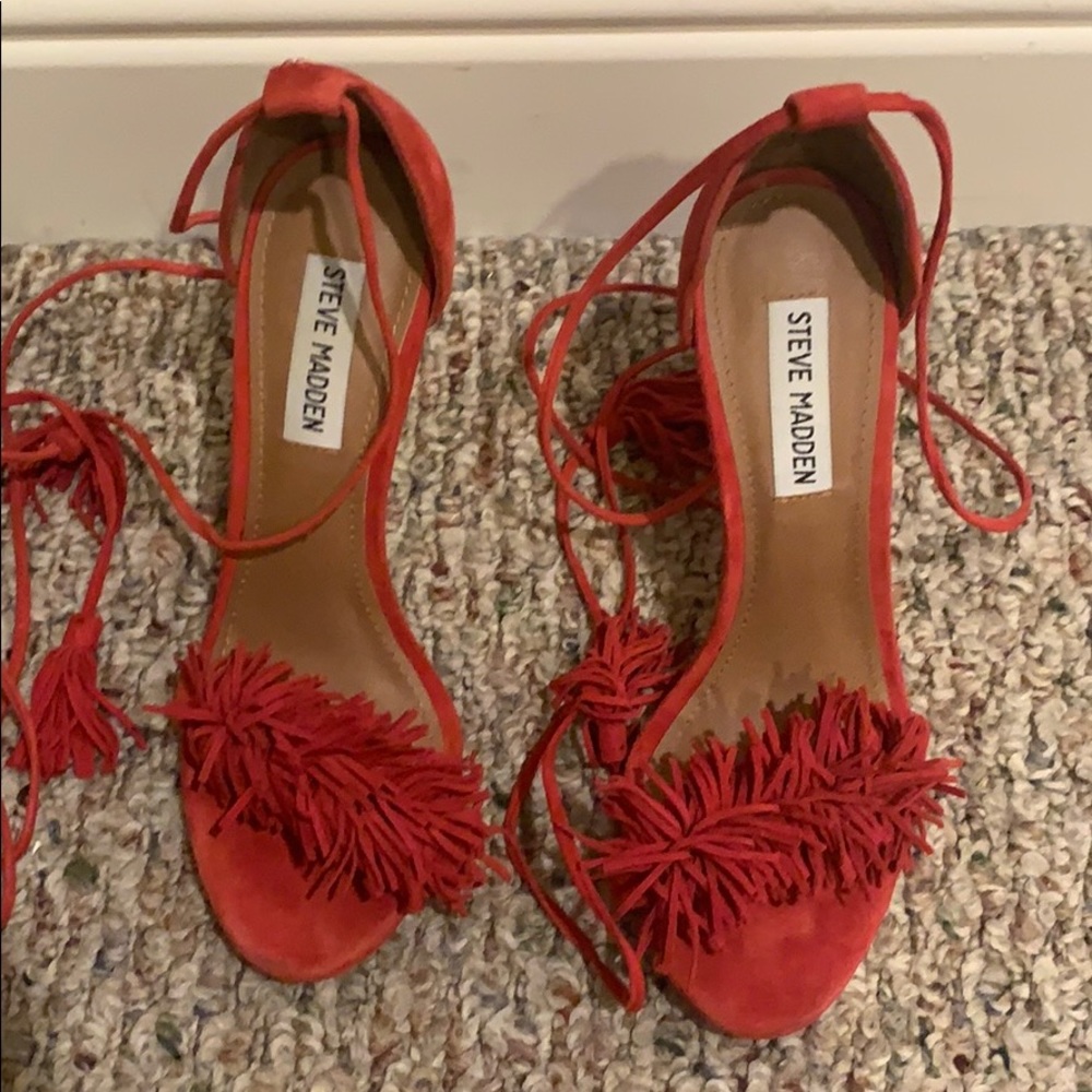 Steve Madden wrap around tassel shoes